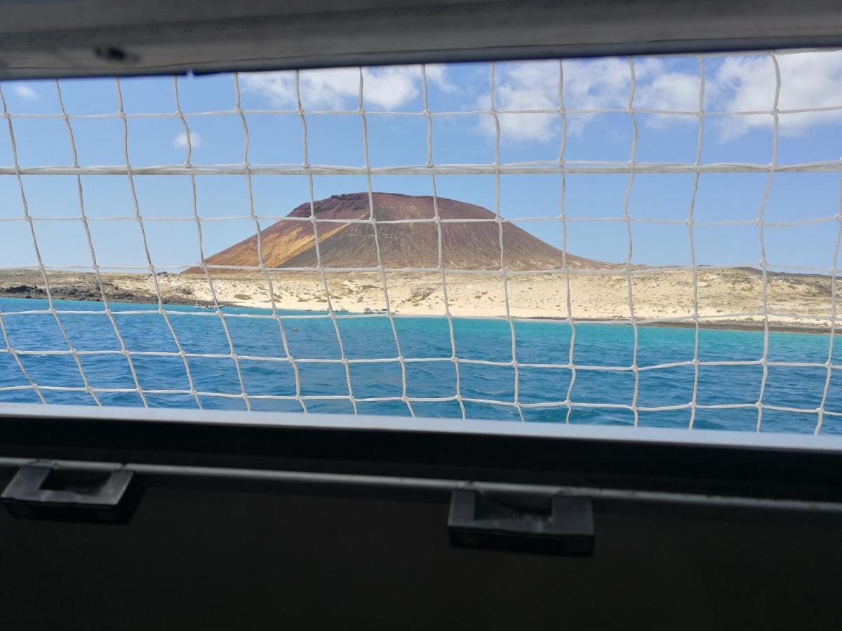 Hotel Magnifico Barco En La Graciosa Caleta de Sebo Exteriér fotografie